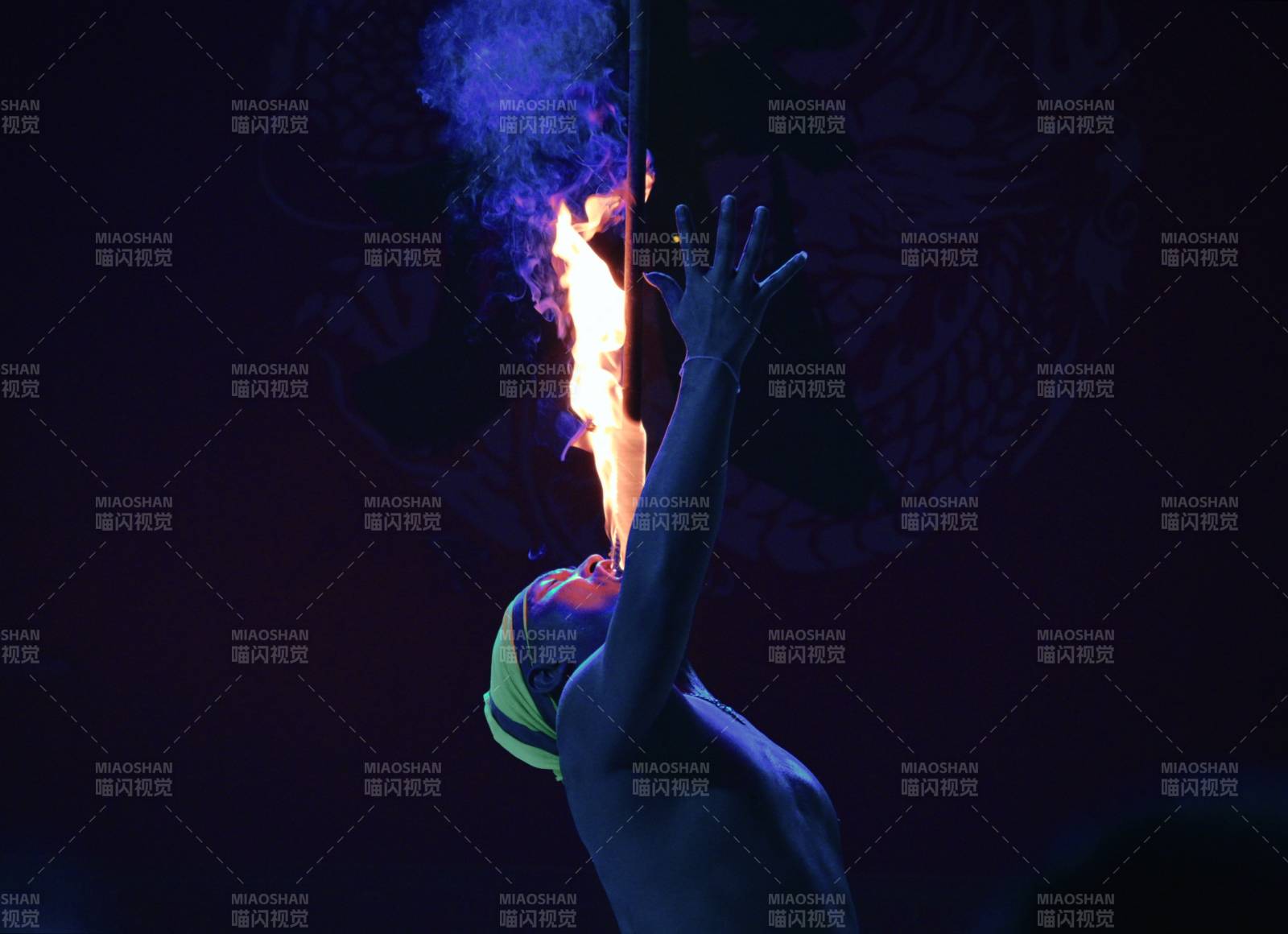 火舞表演 震撼人心图片