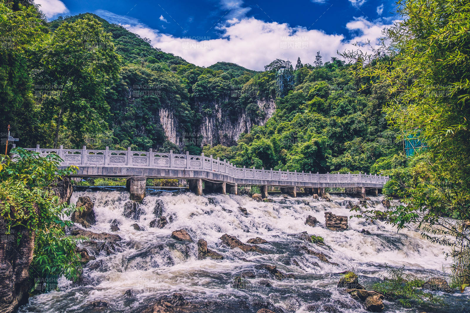 贵州龙宫风景区图片