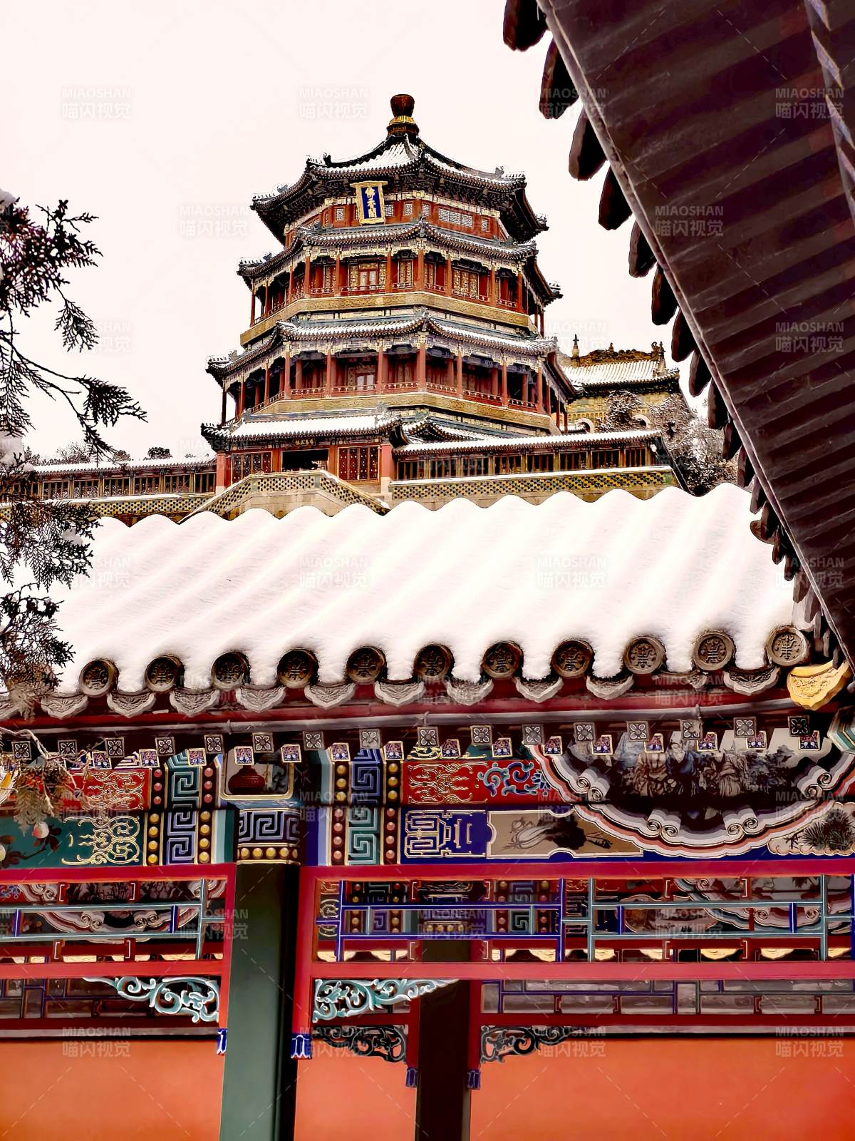 雪后佛香阁的壮丽景象图片