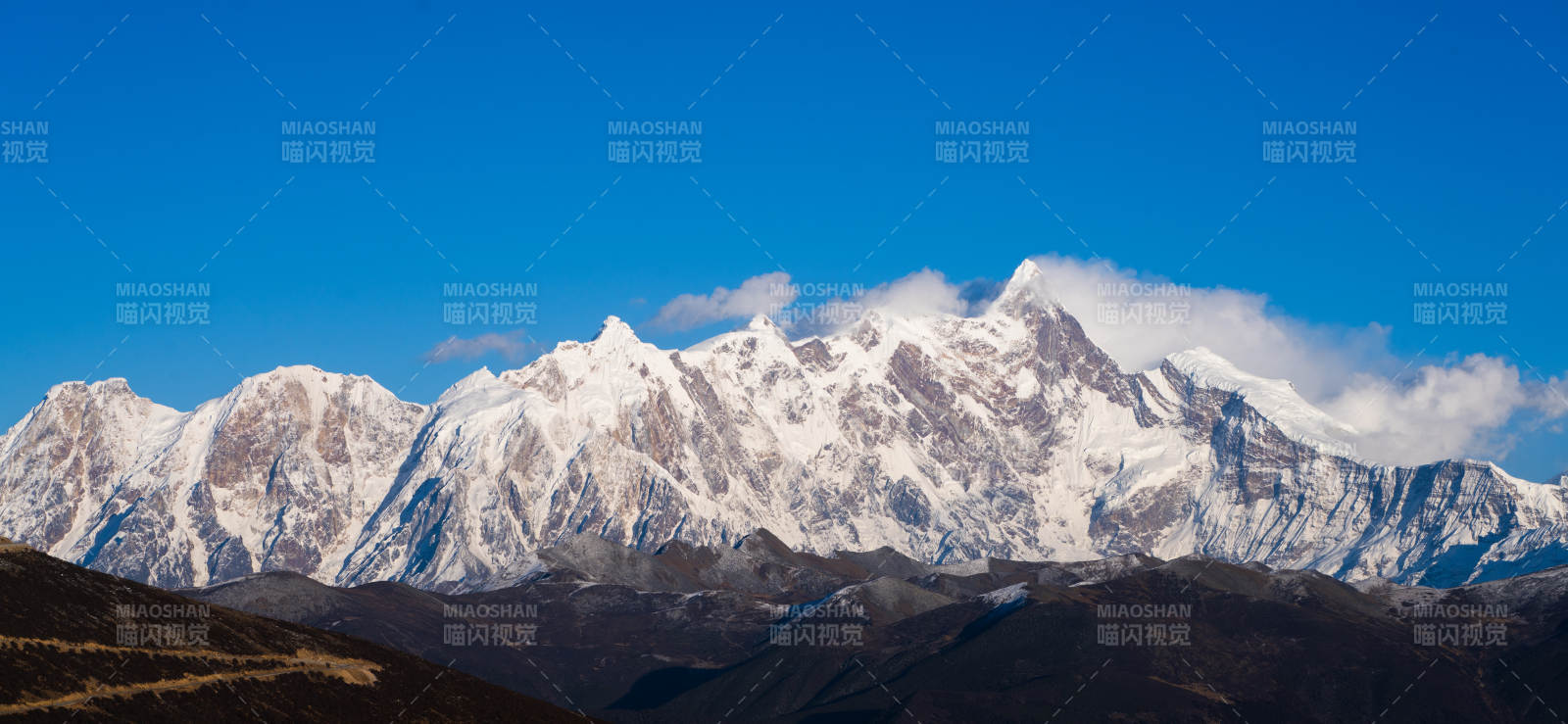南迦巴瓦峰图片