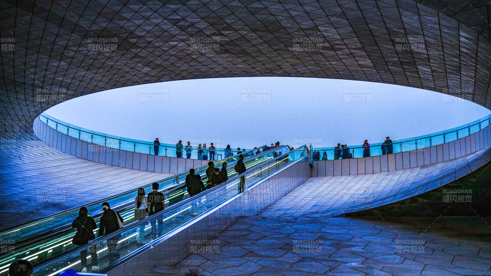 太原植物园观景平台未来感建筑内部景象图片