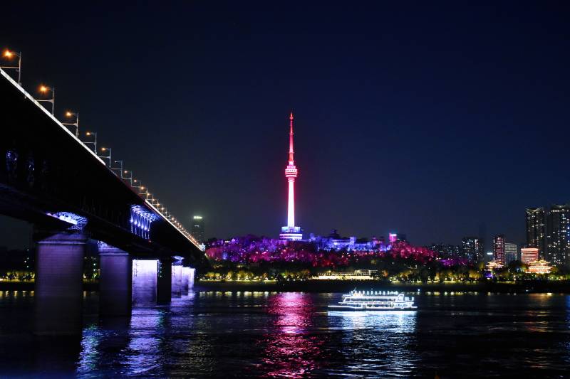 武汉长江大桥夜景图片