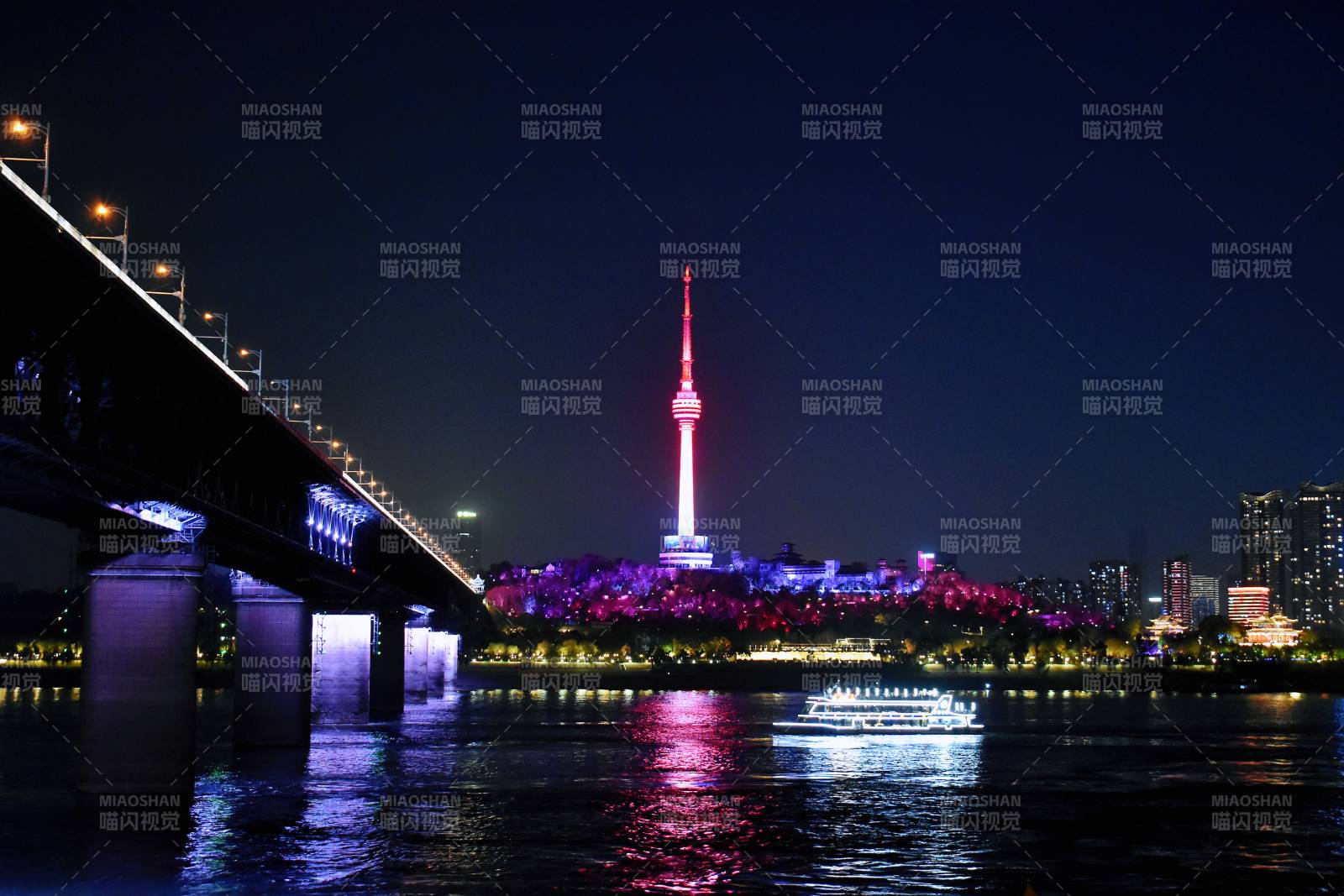 武汉长江大桥夜景图片