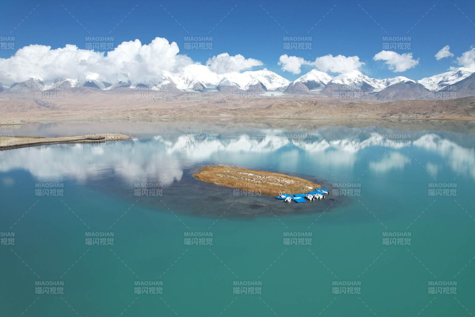 中国新疆帕米尔高原-公格尔九别峰图片