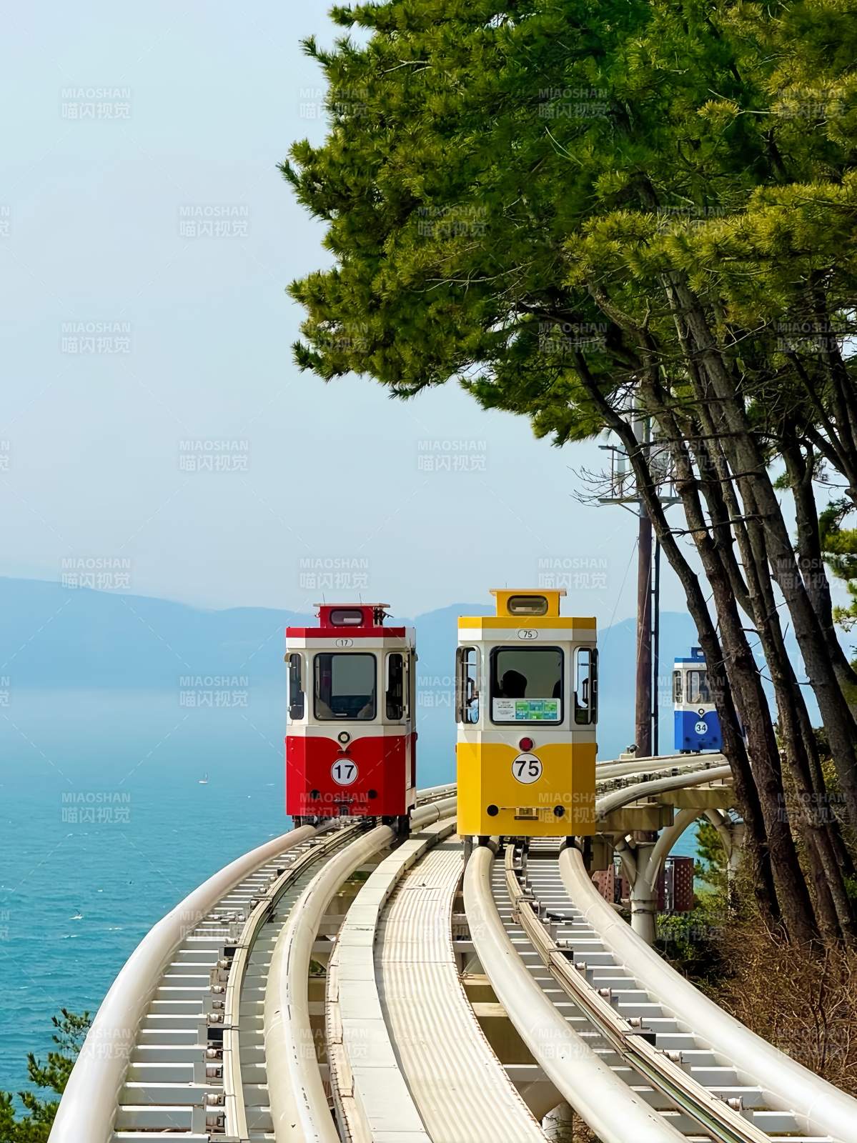  釜山胶囊小火车图片