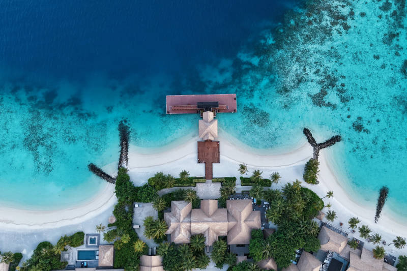马尔代夫海岛度假村俯瞰图图片