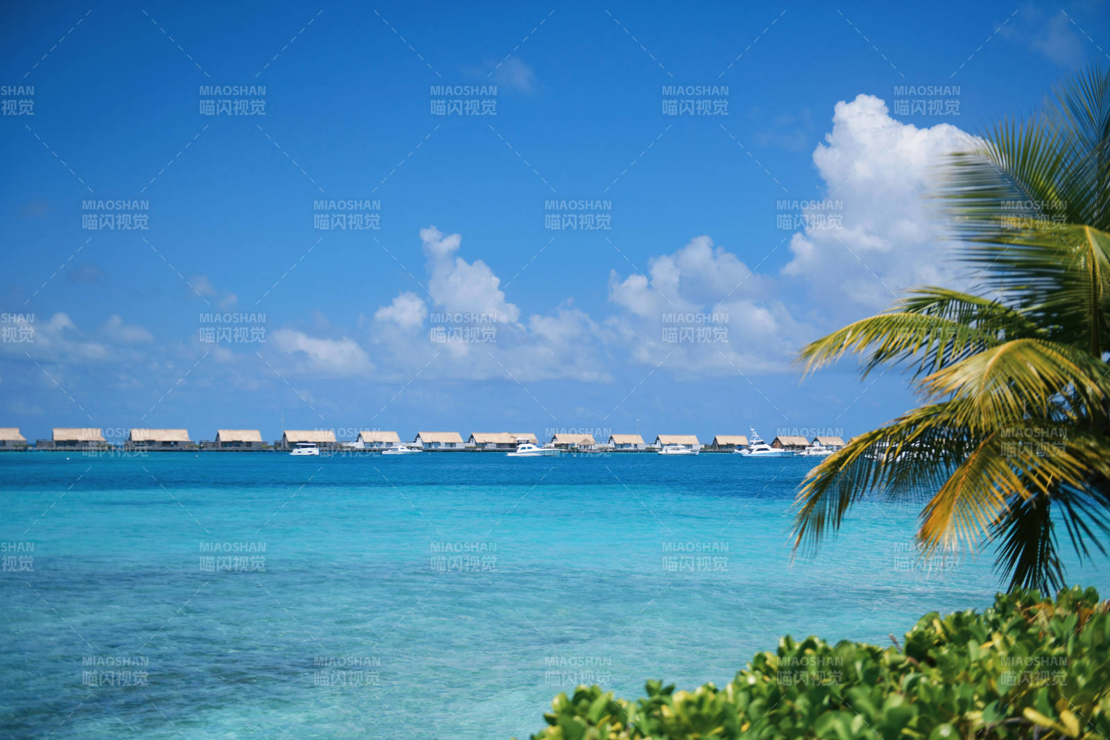 马尔代夫热带海岛度假村风光图片
