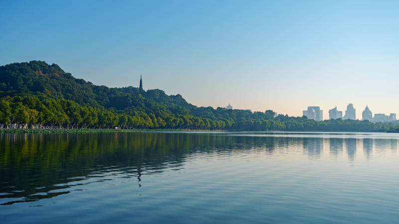西湖晨景 静谧如画 孤山公园图片