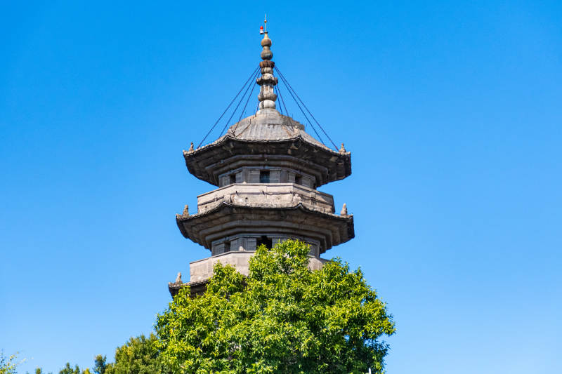 福州乌塔高耸入云天图片