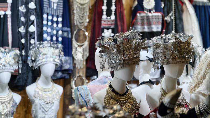 民族服饰展示图片