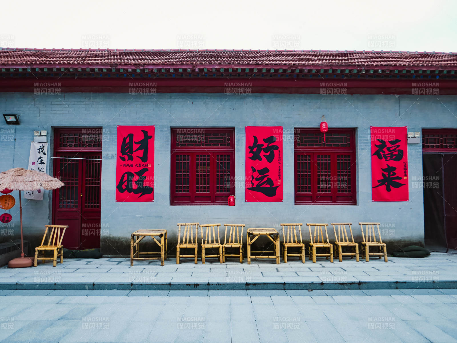 传统院落迎新春装饰图片