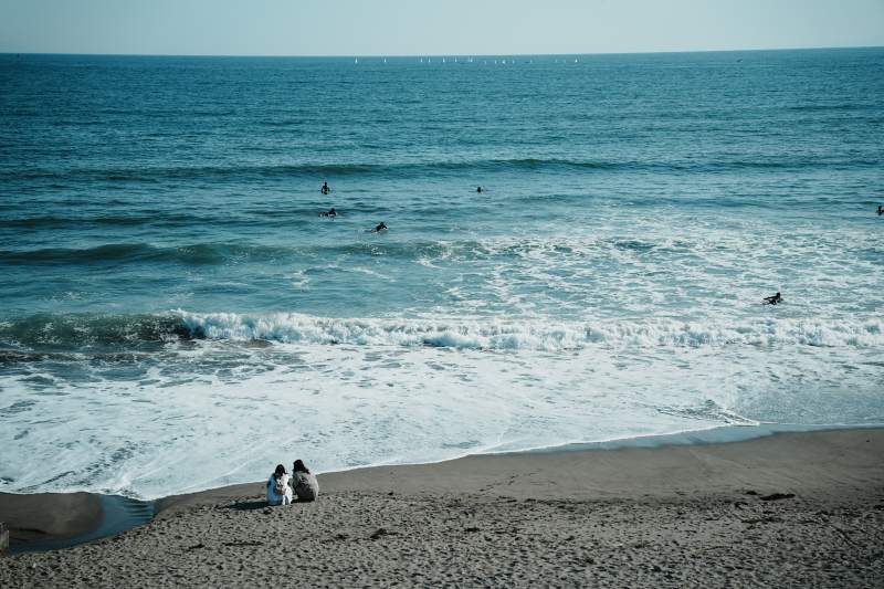海边静谧时光图片