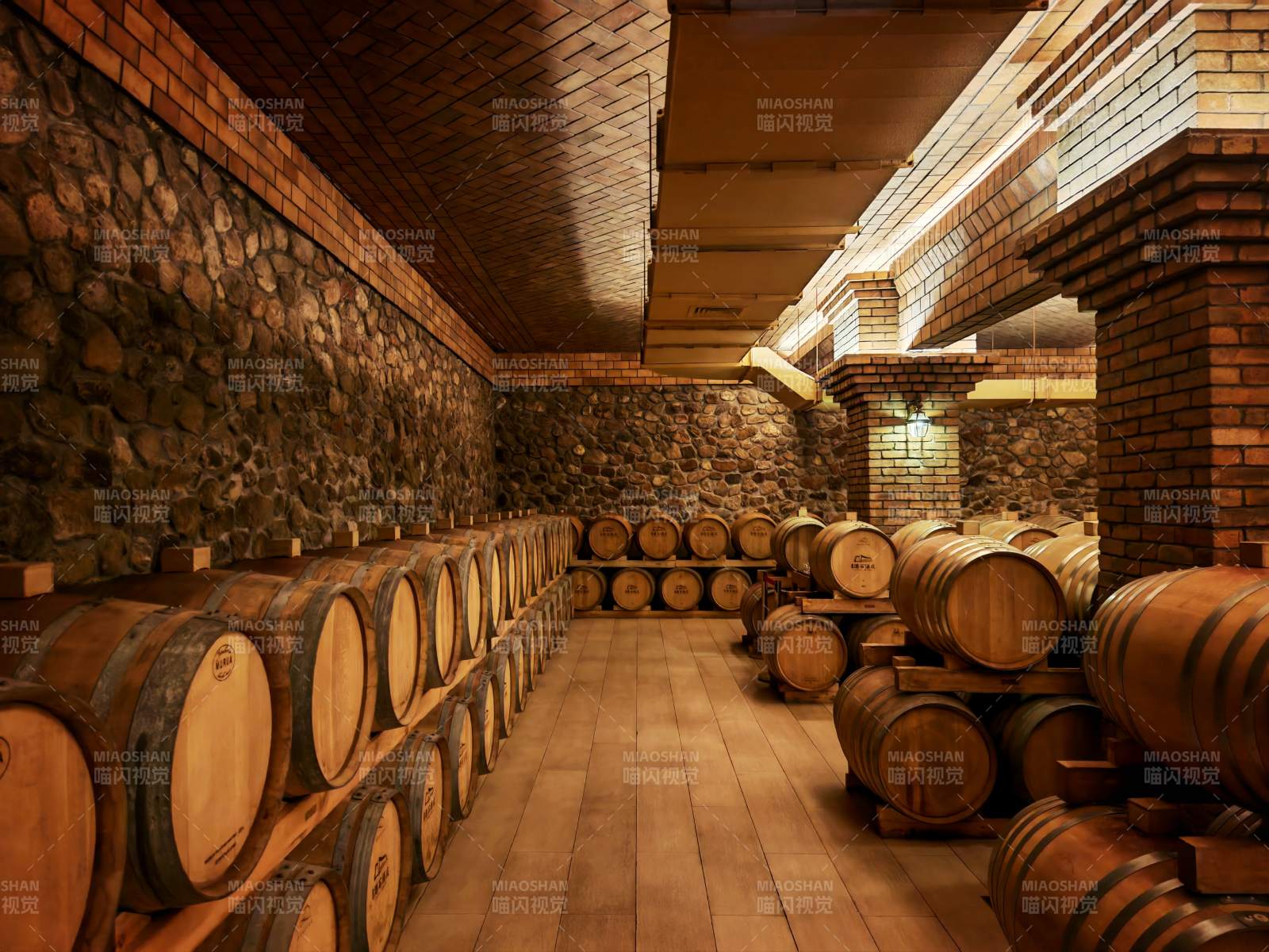 酒窖中的橡木桶陈酿图片