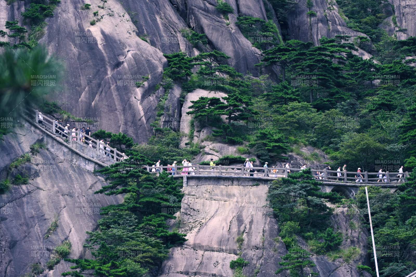 黄山栈道 险峻奇美图片