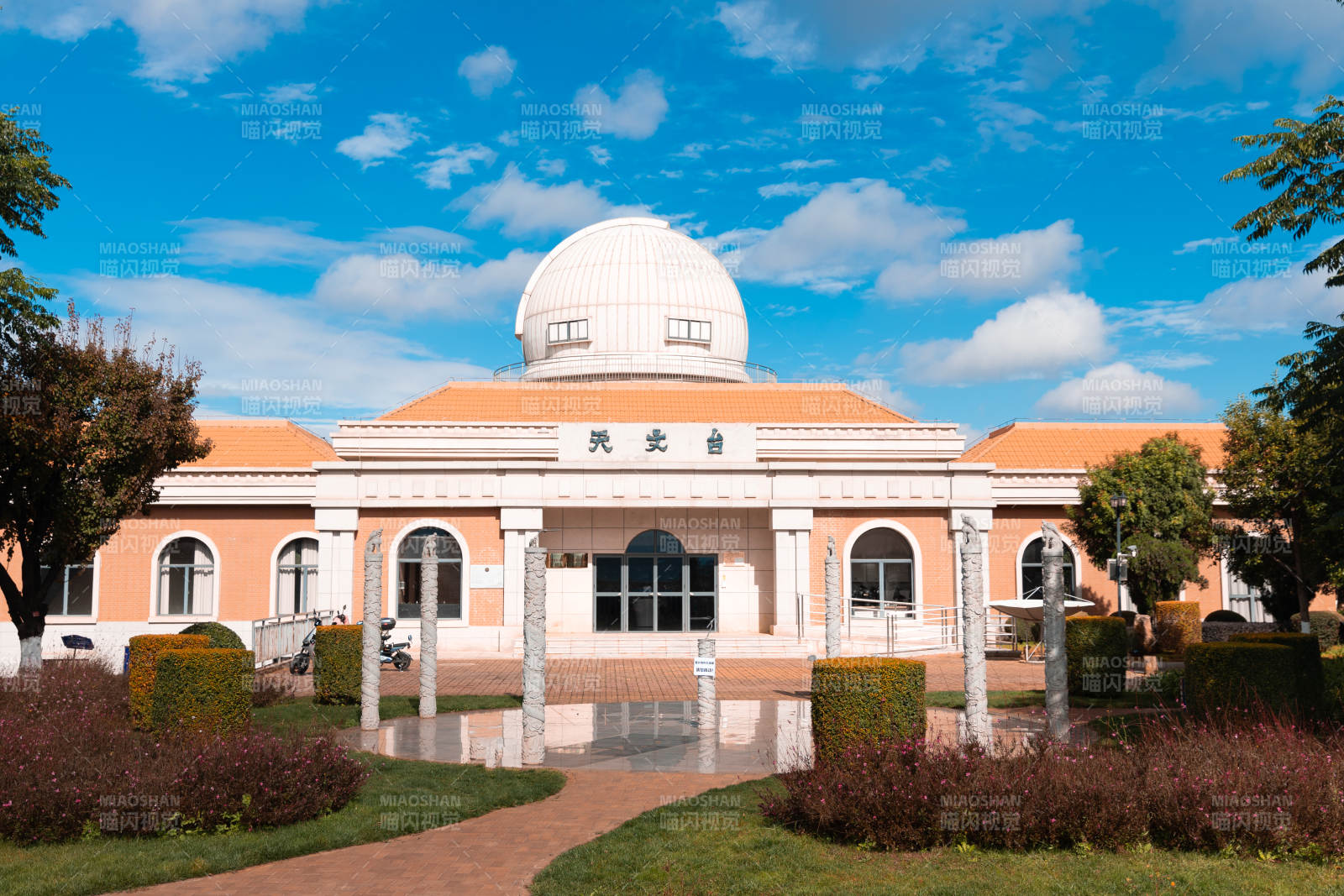 云南大学天文台建筑风光图片