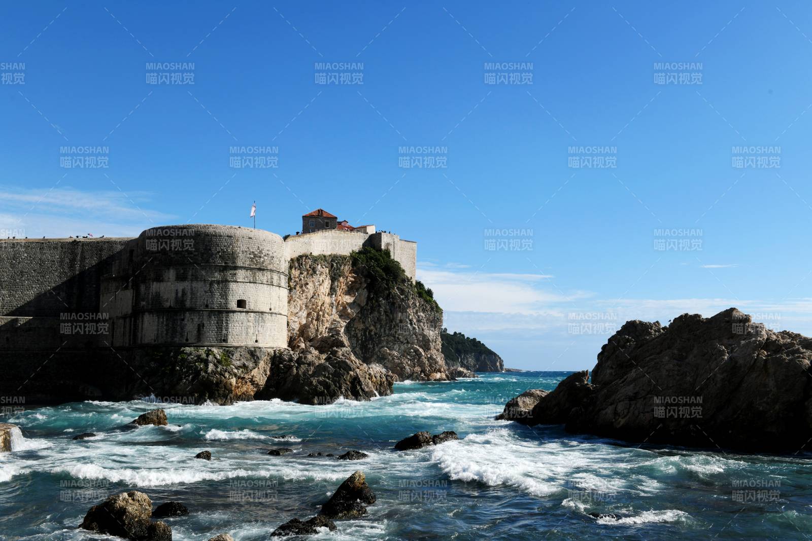 杜布罗夫尼克古城墙与海景图片