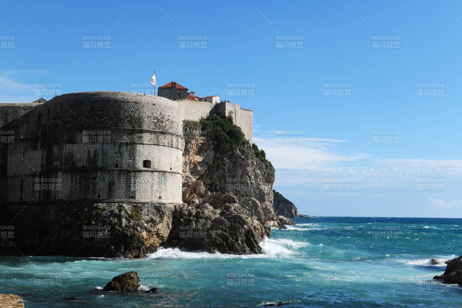 杜布罗夫尼克古城墙与海景图片