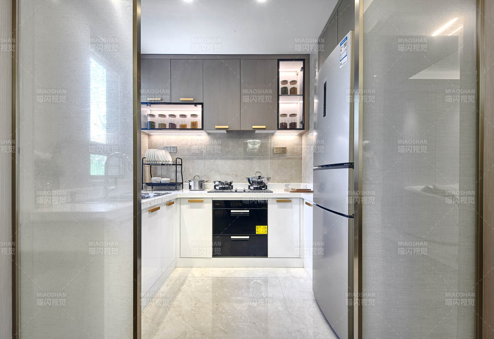 现代简约厨房设计图片