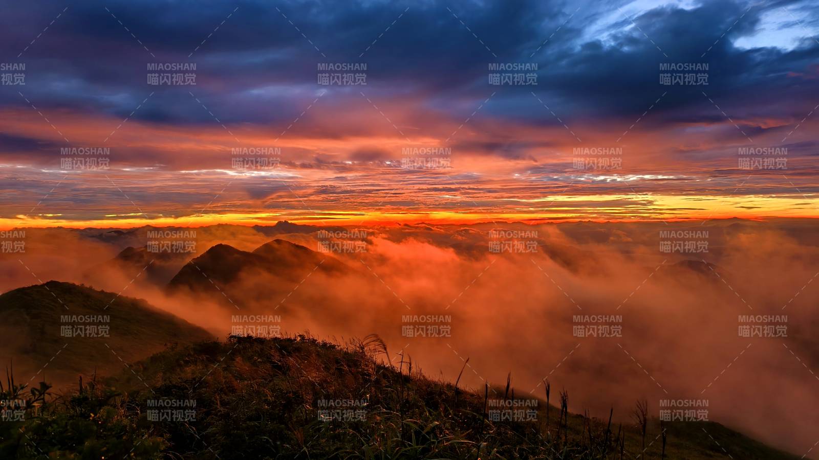 黄连盂云海日出 山巅霞光图片