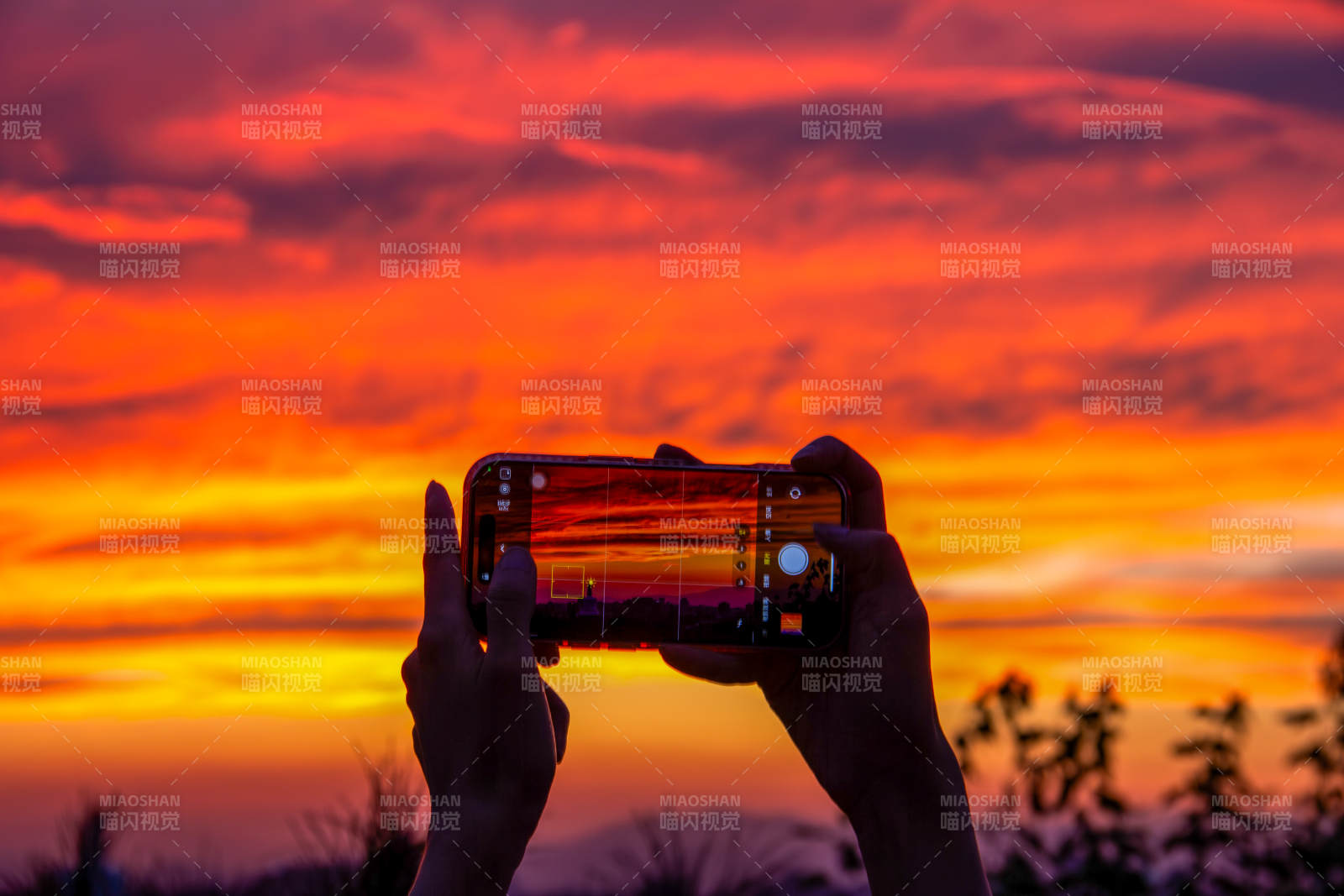 手机拍摄绚丽日落美景图片