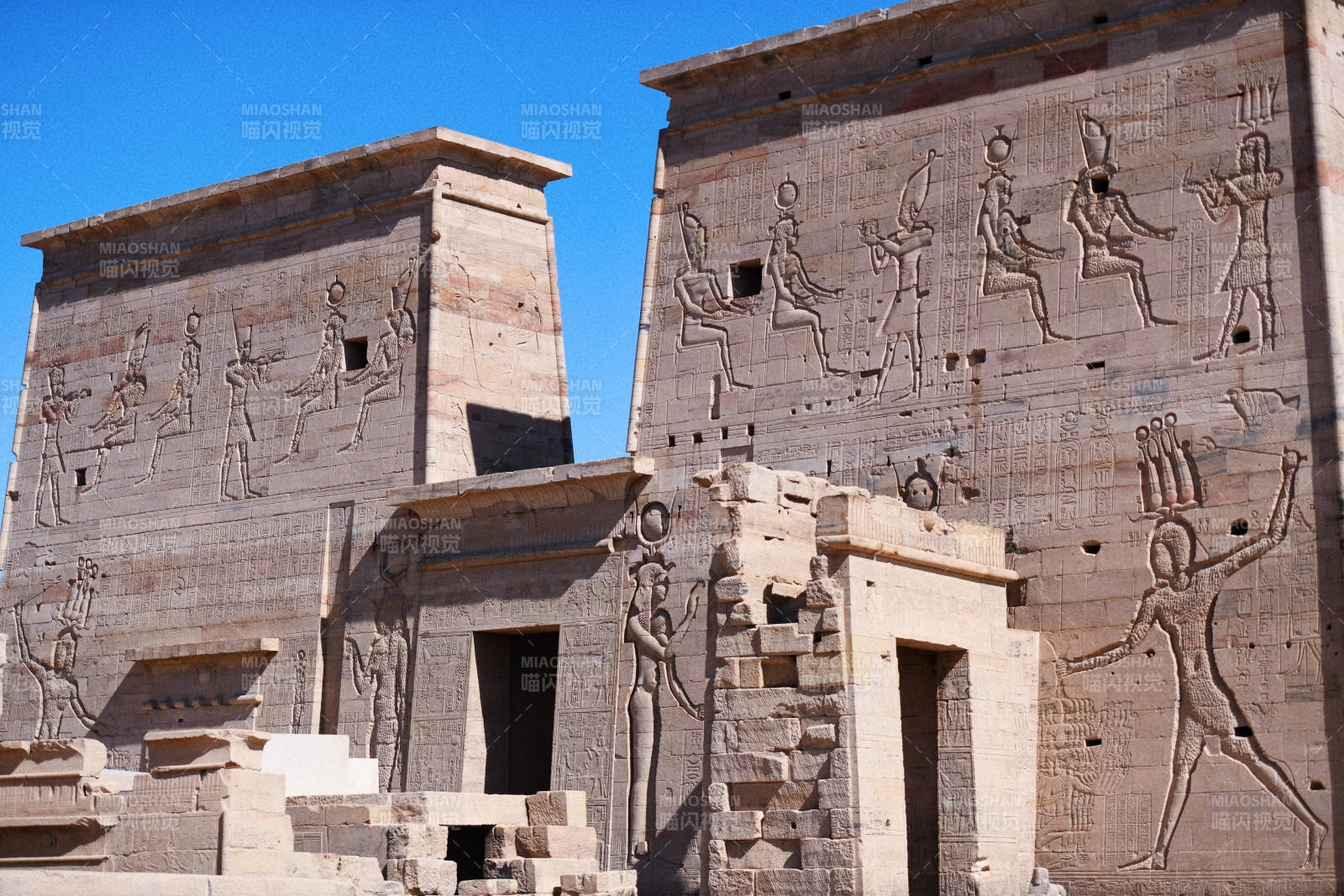 埃及尼罗河阿斯旺的菲莱神庙图片