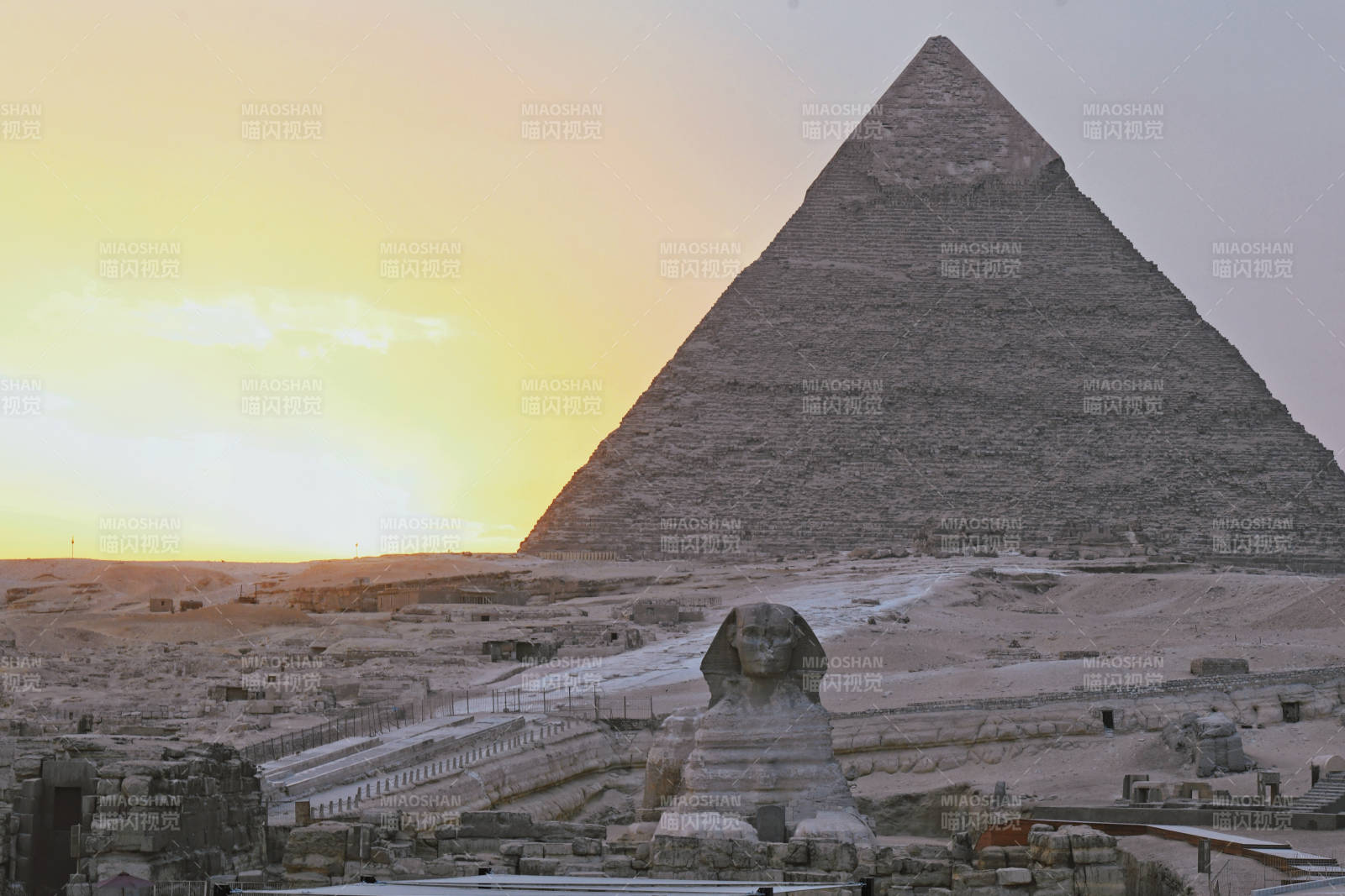 金字塔与狮身人面像日落图片