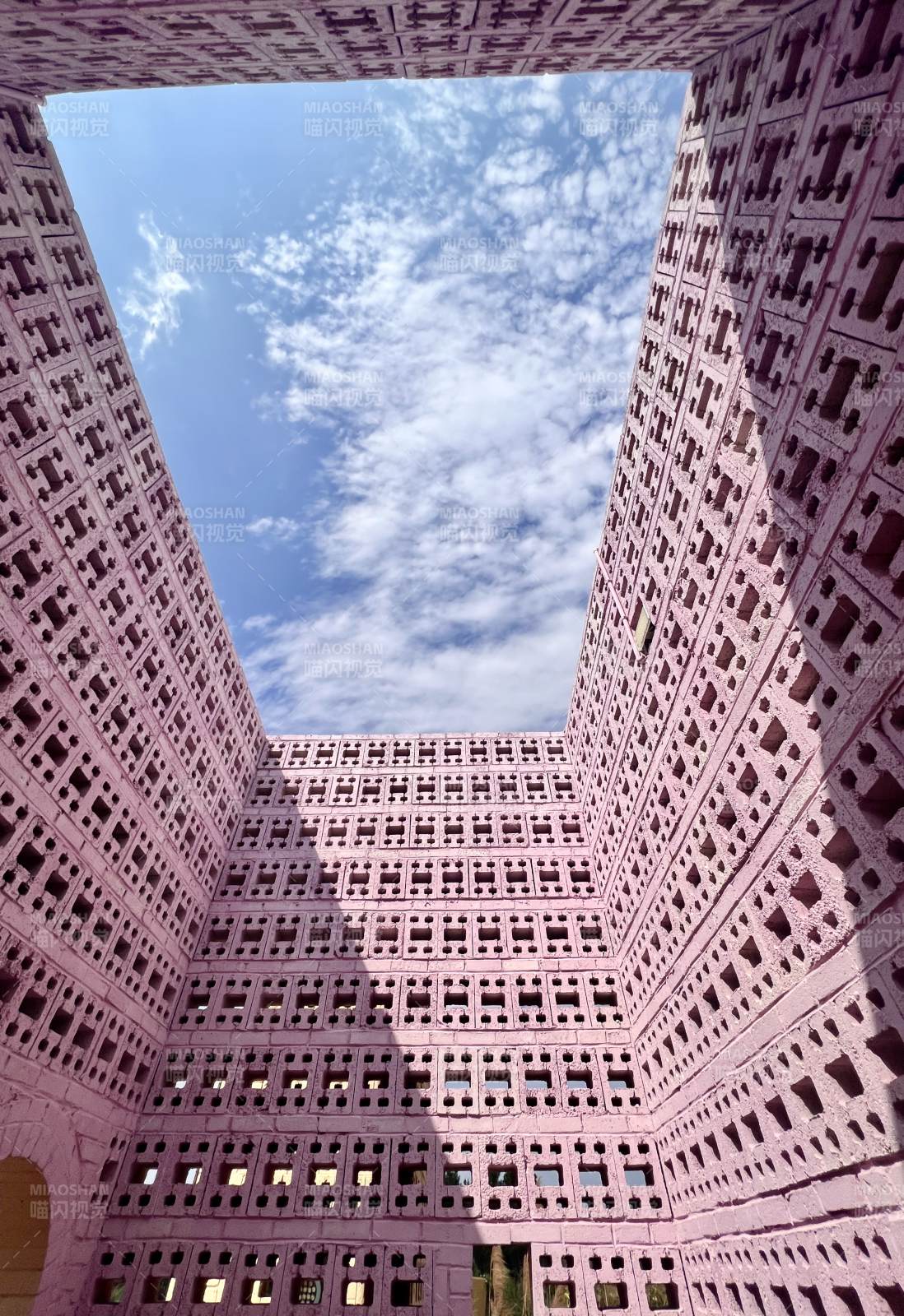 云南哈尼族建水蚁工坊图片