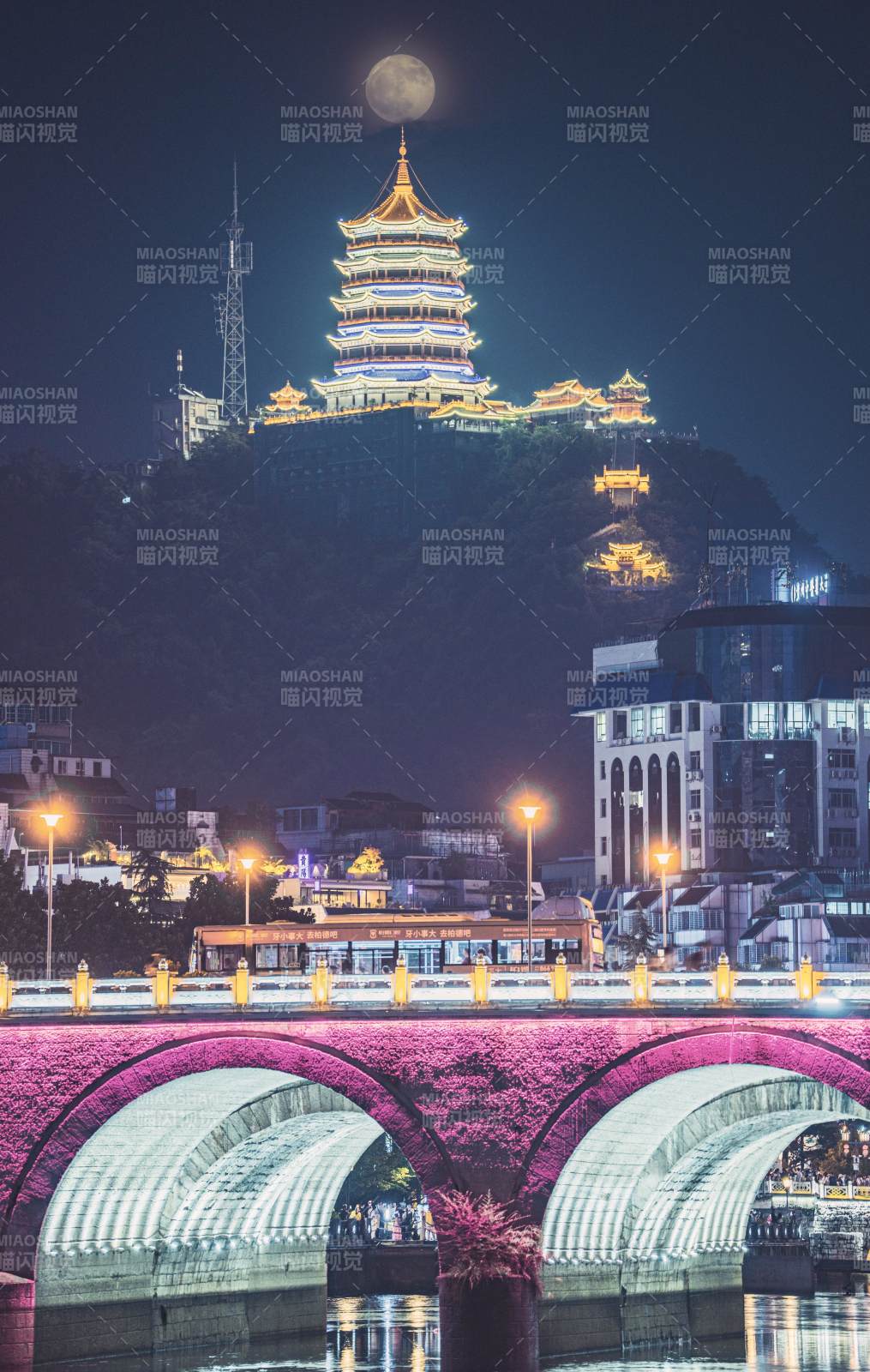 明月高悬，国泰民安图片