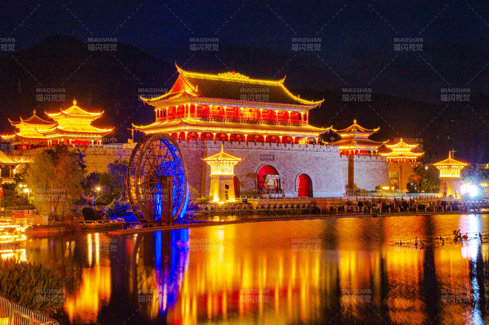 闽越水镇夜景图片