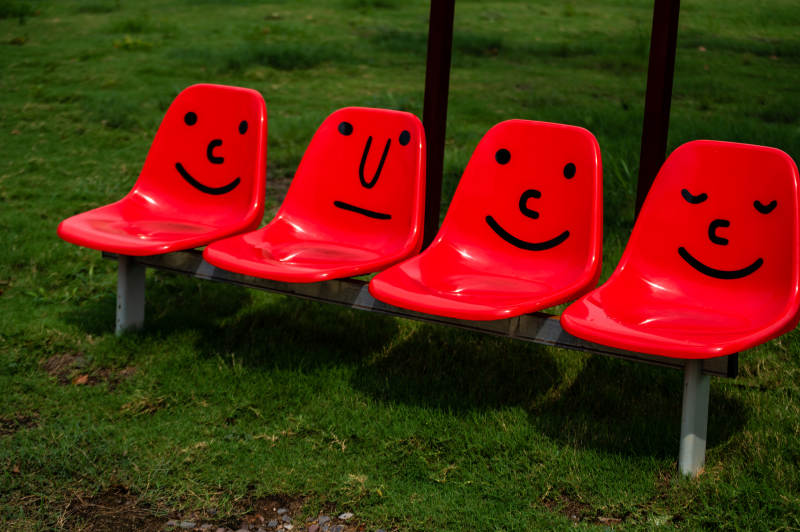笑脸座椅 欢乐一排图片