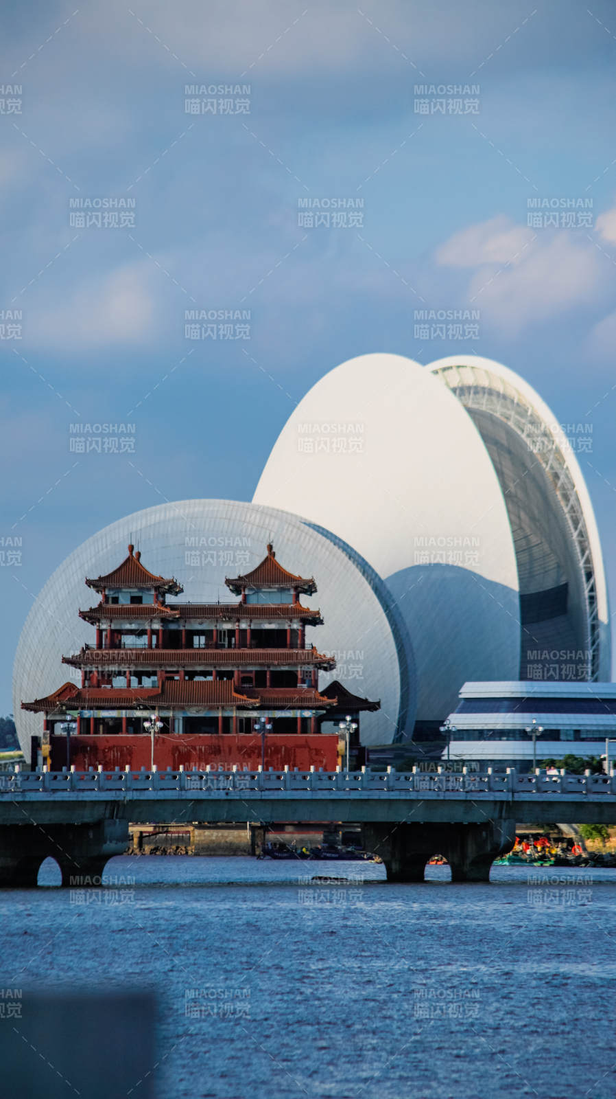 日月贝古今同框图片