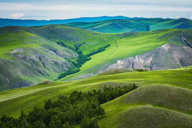 绿野起伏 山峦叠翠 --乌兰山图片