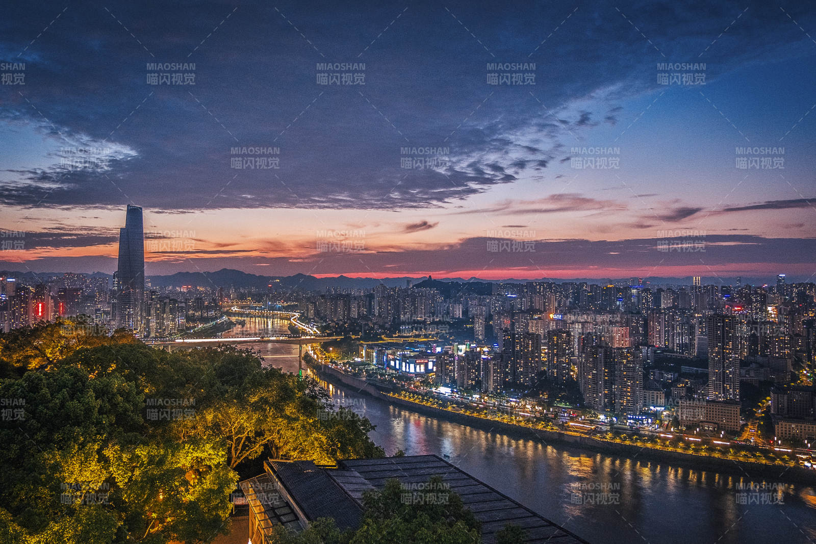 重庆鹅岭公园瞰胜楼观景台图片