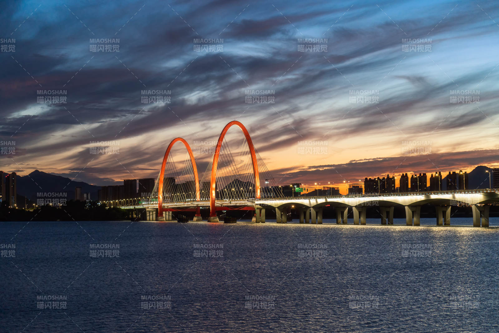 杭州之江大桥日落光影图片