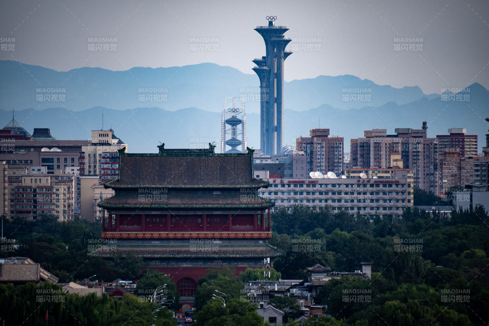 北京中轴线上最高建筑—奥运钉子塔图片