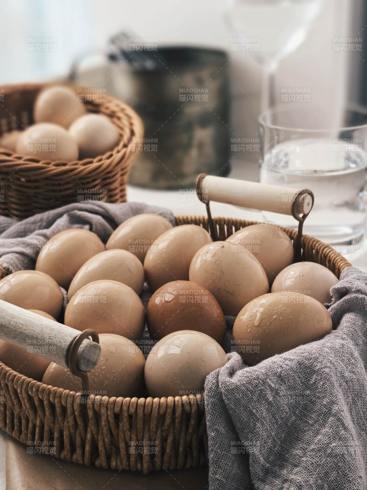 篮子里的鸡蛋图片