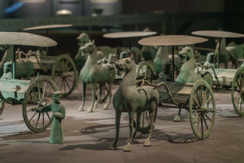 青铜马车东汉图片