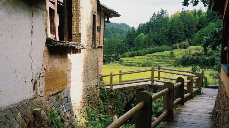 福建屏南厦地古村～乡村小径与古屋相映成趣图片
