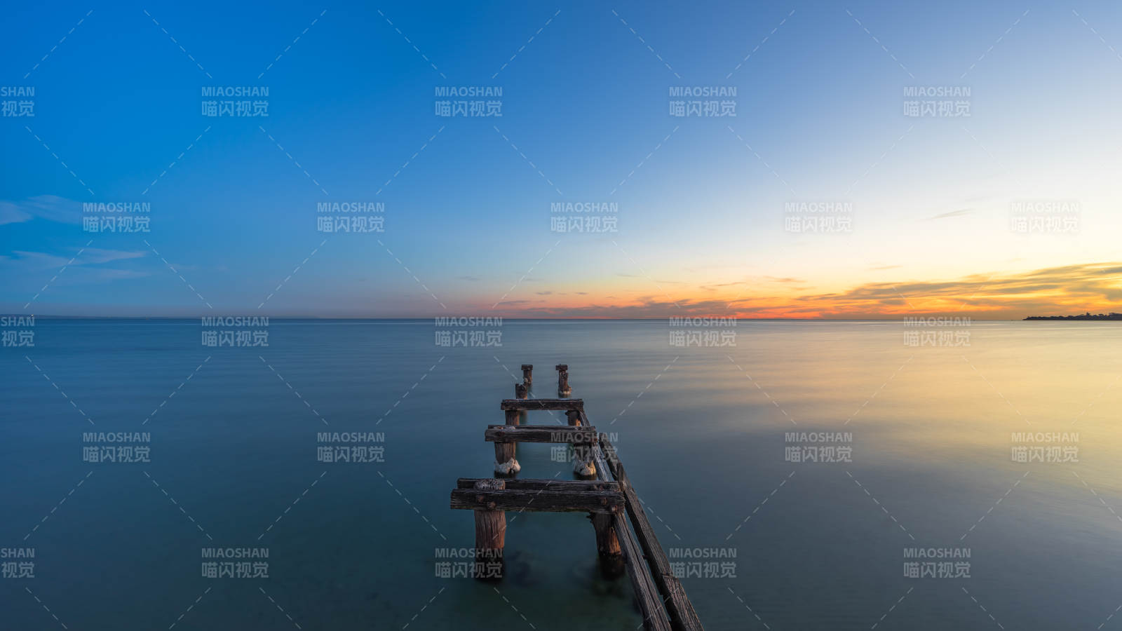 墨尔本莫宁顿半岛--夕阳下的旧码头图片