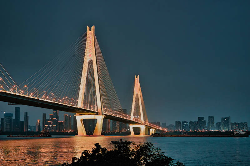 夜幕下武汉二七长江大桥图片