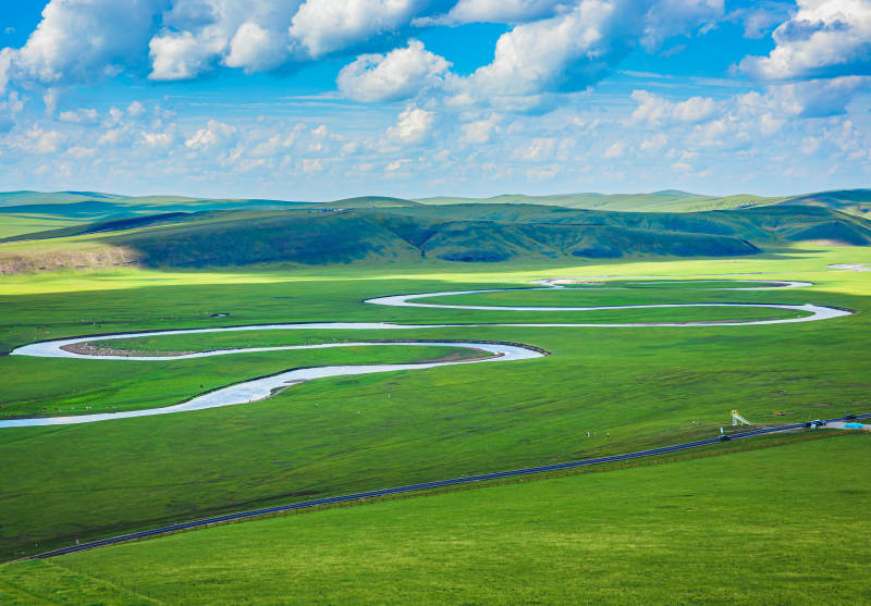 草原河流蜿蜒美景   莫尔格勒河图片