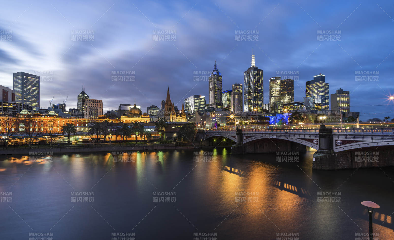 夜幕下的墨尔本城市风光图片
