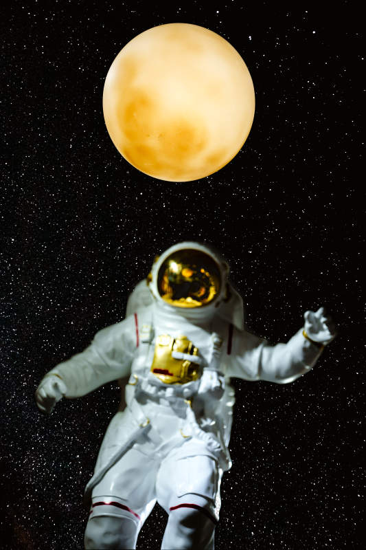 太空漫步 触摸星辰图片