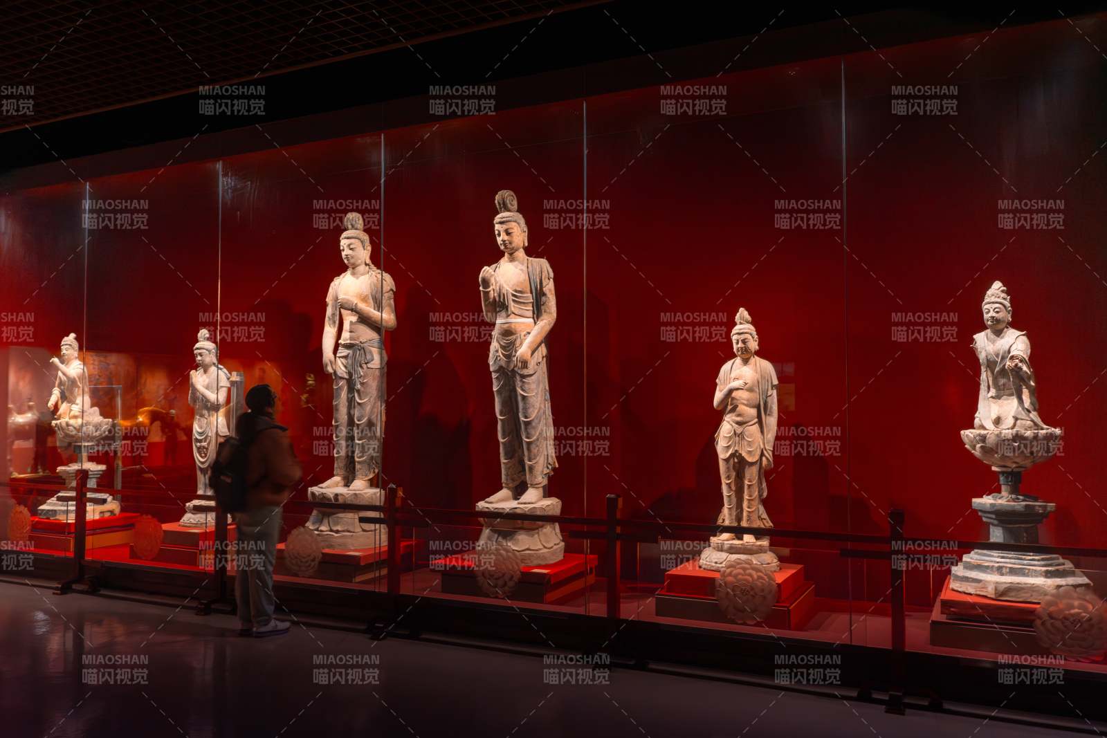 甘肃省博物馆--佛像展览馆内的庄严景象图片