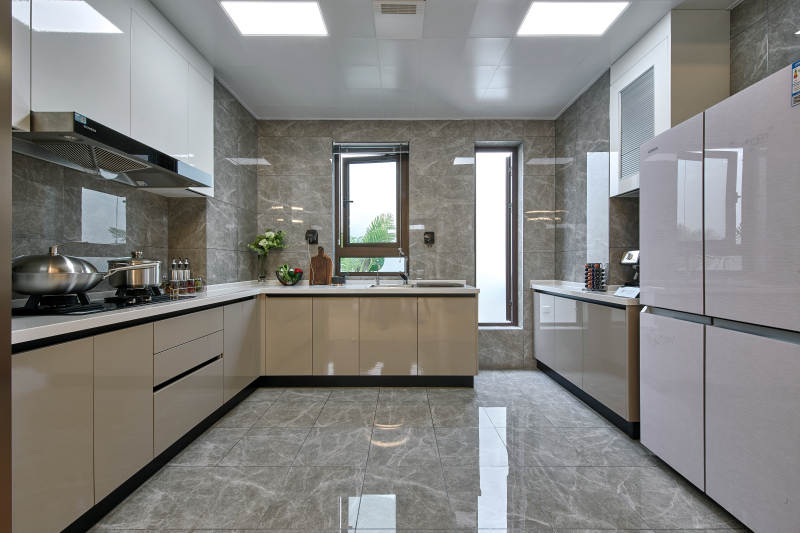 现代简约厨房设计图片