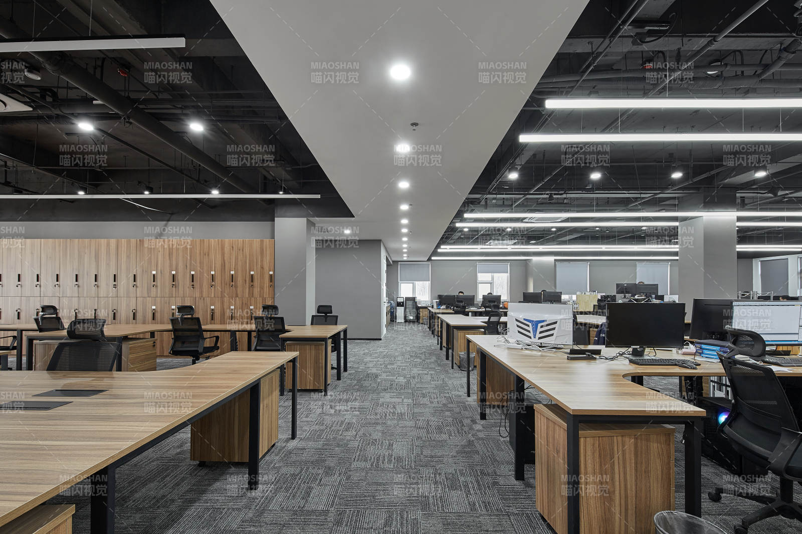 现代开放式办公空间设计图片