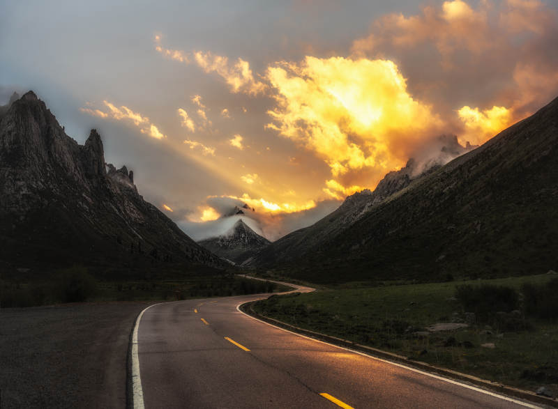 夕照山谷--川西莲宝叶则 图片