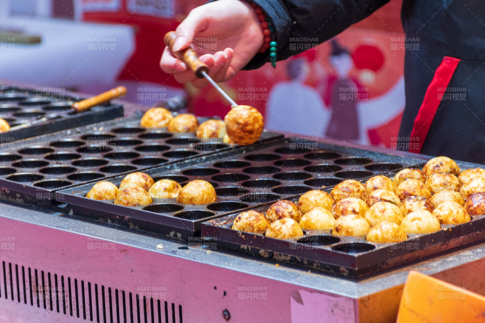 街头美食章鱼小丸子制作图片