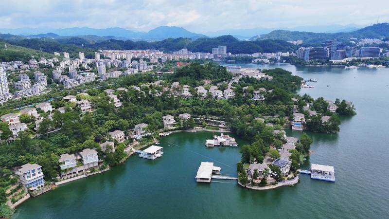 中国浙江杭州淳安县-千岛湖（东南湖区）图片