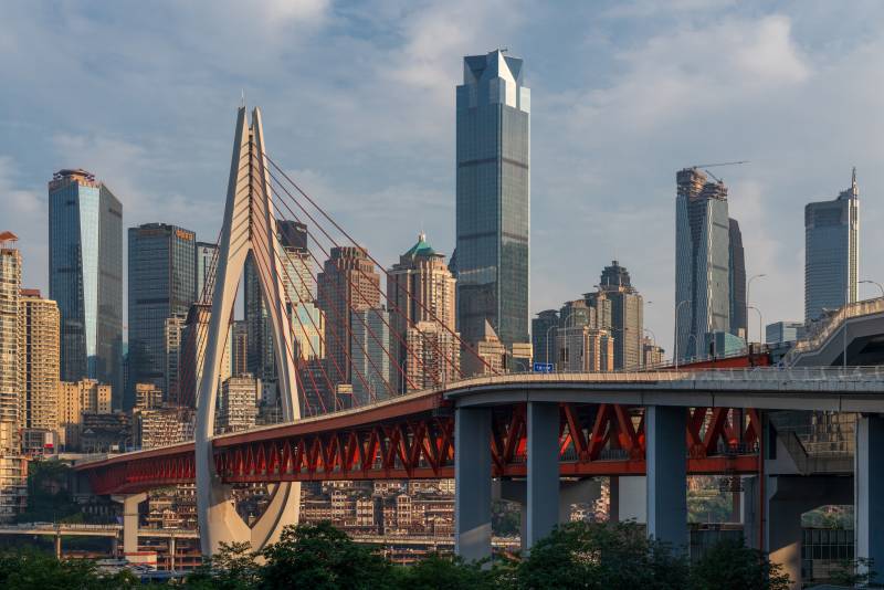 重庆城市天际线与千厮门大桥图片